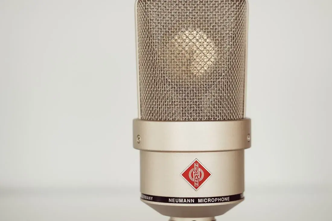 Choosing the Right Microphone for Your Home Studio: A Comprehensive Review